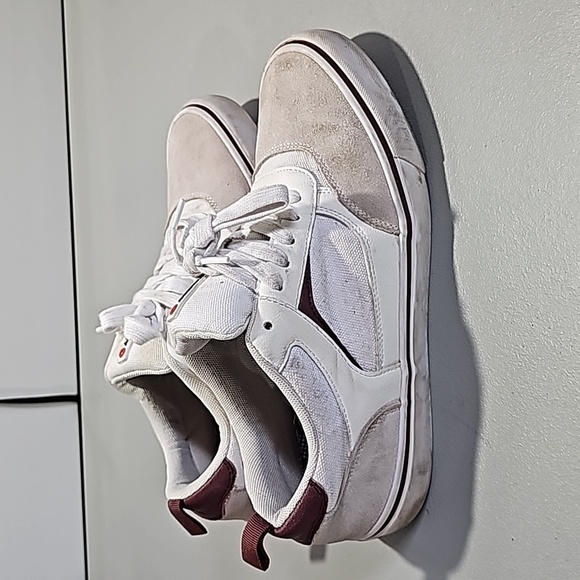 Airwalk white/gray/maroon size 9 shoes - Picture 3 of 7